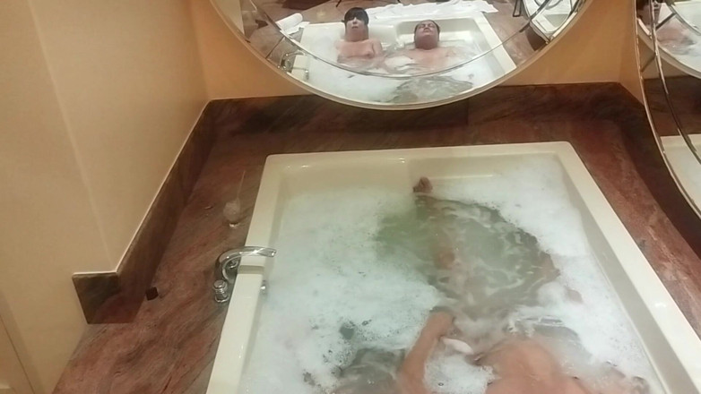 MaturecoupleVe: Romantic Date with My Wife
