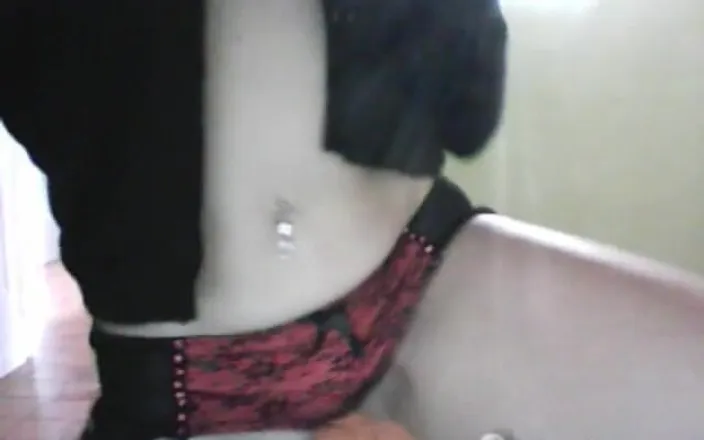 savannahamatoriale: I Shave My Pussy!