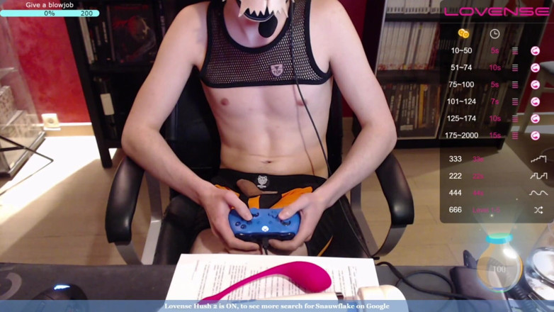Snauwflake: Snauwflake berseronok di Chaturbate - Bahagian 8