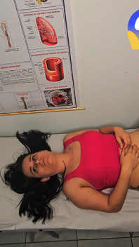 Frauenarzt fingert arsch und fickt patienten!