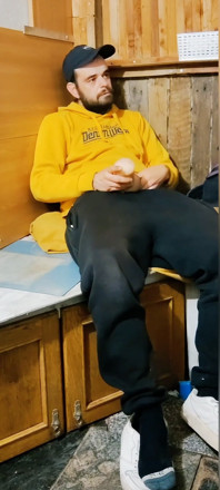 Mastürbasyon ve sarı ceketle boşalma