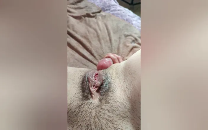 LolaLola: Selection of Estrus During Masturbation