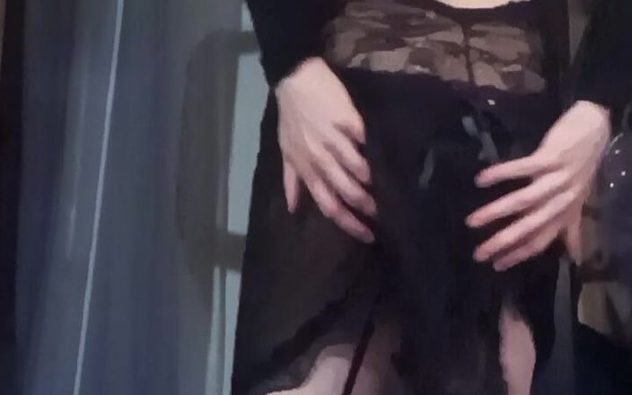 SissyschlampeVanessa: 没用的娘娘腔荡妇用假阳具自慰