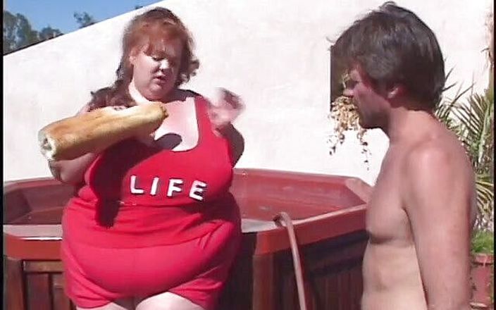 Sex Karma: フィット男は赤毛脂肪の濡れた女に飢えています