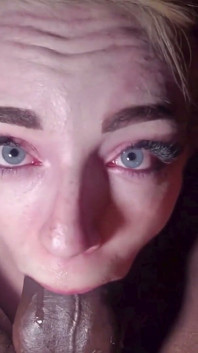 Britische blondine, 19 jahre, zierliche schluckt jeden tropfen bbc