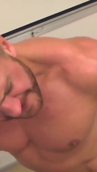 Menatplay - pengusaha latin hector de silva crot di dalam memek karyawannya