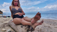 Goddess Lena: Tălpile mele nisipoase pe plajă