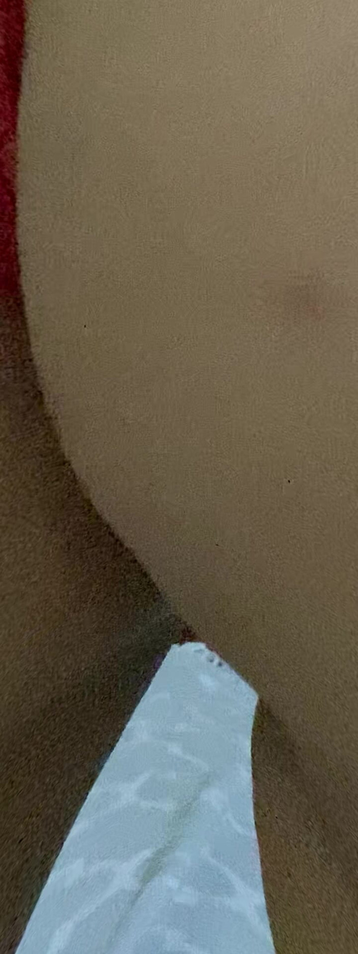 Lara985: 你想和我一起玩，我在这里等你