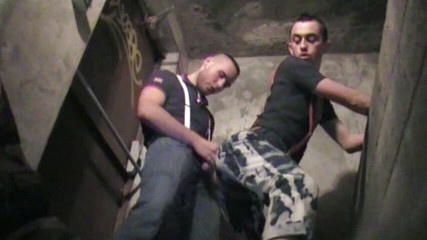 FETISH BDSM STUDIO: Tvrdý sex se sklípajícími chlapci s ponížením chcaní a pěstí