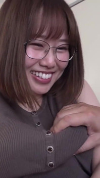 A Calm, Glasses-wearing Girl with Big I-cup Tits Applied for a Job.