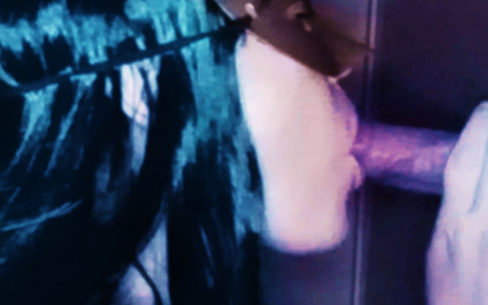 My sweet milfs: 24 Beni Bir Gloryhole'da Sıkıştırıyor - Leila