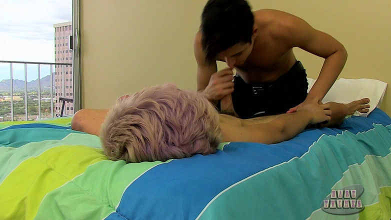 Bare Twinks: İki döllü ıslak deliği!