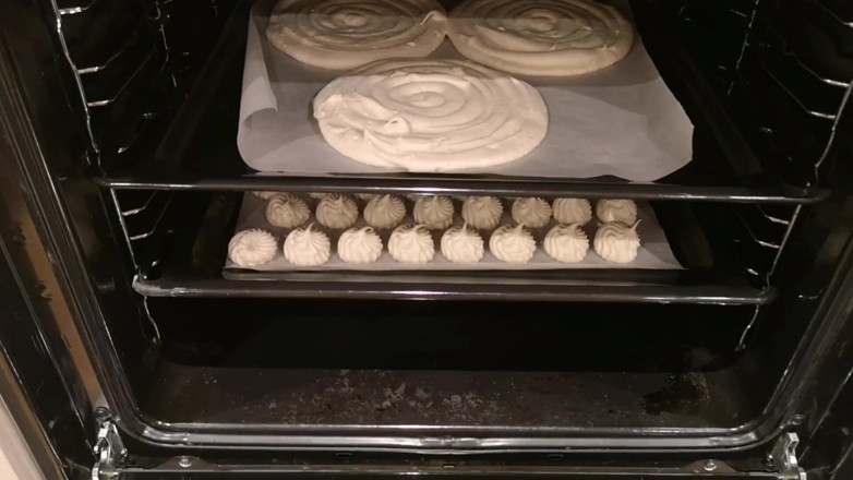 Cicci77: Cicci77 membuat koleksi sperma terakhir dan menyediakan meringues baru!
