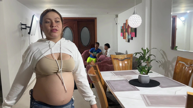 Julianaburning: Je baise la petite amie enceinte de mon meilleur ami...