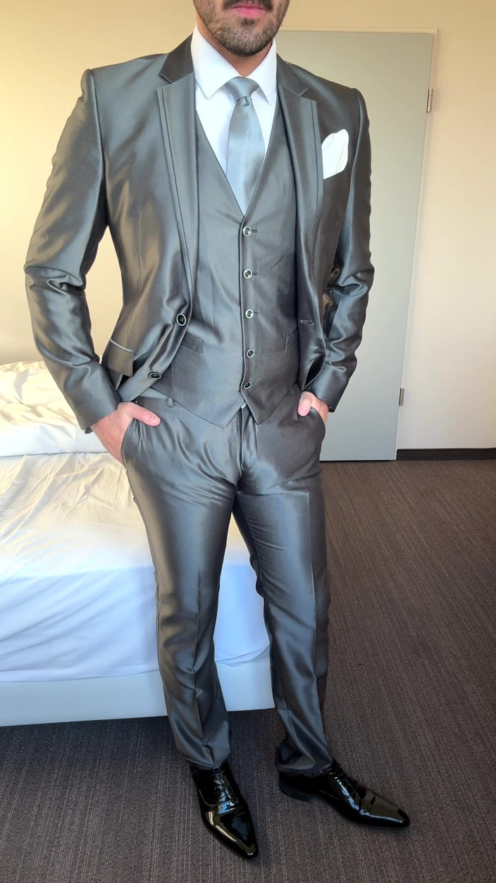 Master Shiny Shoes: Suited Groom Jerks off in Hotel Room