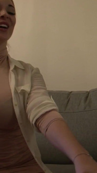 Mamă sexy Victoria Summers împinsă pe la spate de Luke Hotrod și este lovită