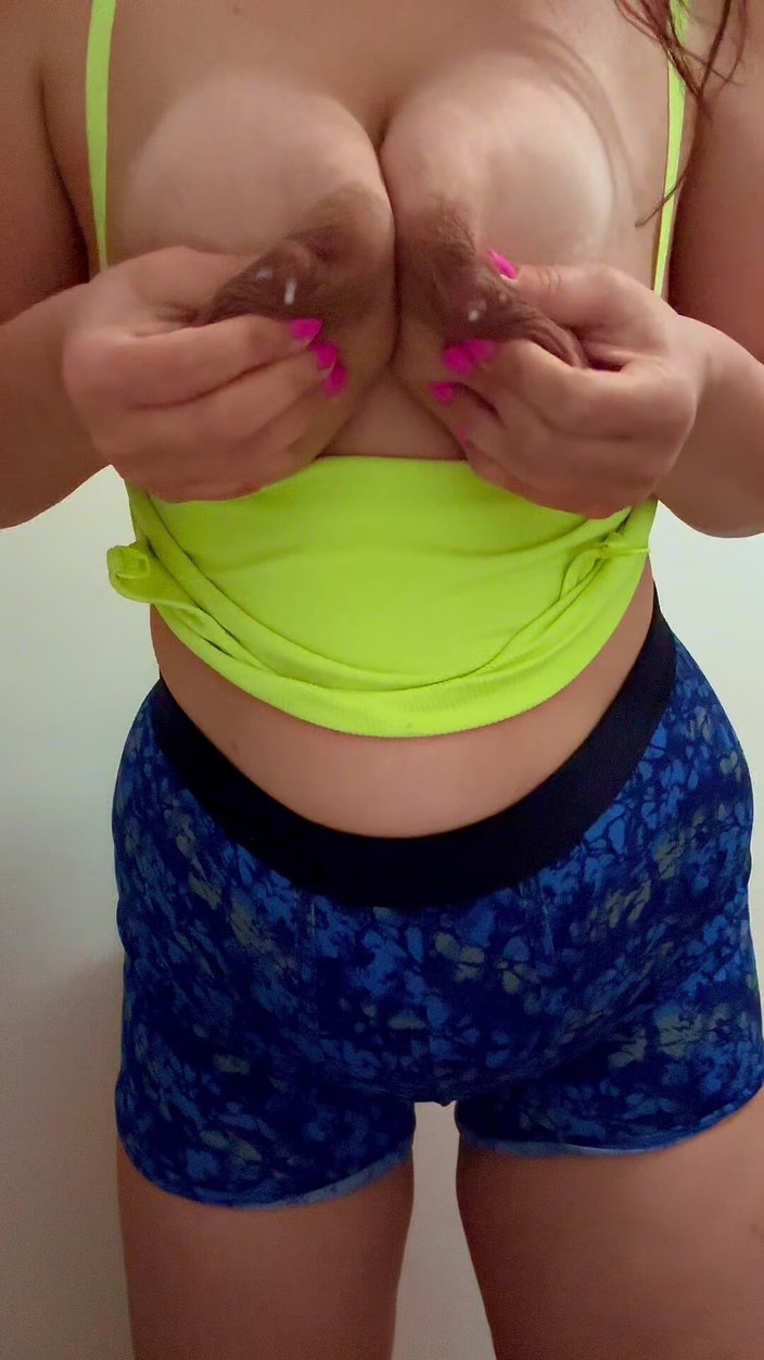 Mrs_KittyCat: डैडी बॉक्सर चुराता है और स्तनों के साथ खेलता है