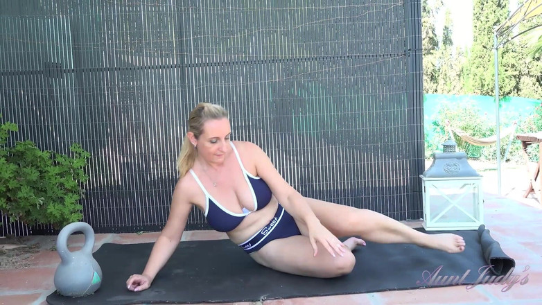 Aunt Judy's: Auntjudys - milf bionda tettona keira - sessione di allenamento privata