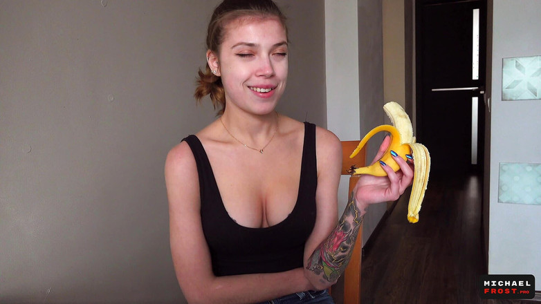 Michael Frost Pro: La sorellastra sognava il cazzo del fratellastro e ha deciso...