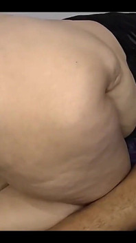 Seks di katil dengan ibu mertua saya yang miang dengan pantat besar. Buatan sendiri sebenar. Latina matang dengan pantat besar
