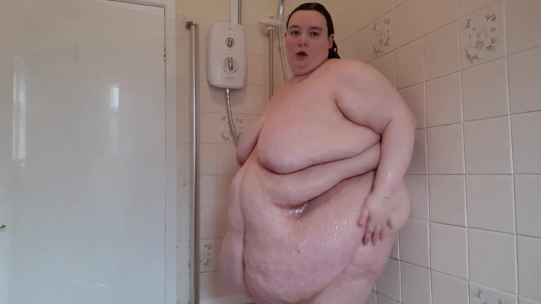 SSBBWLadyBrads: SSBBW hra s břichem v koupelně a hra ve sprše