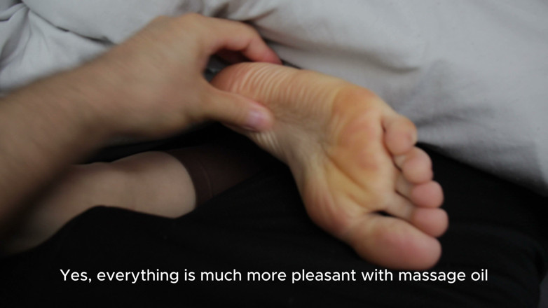 Artur and Diana: Un Aware Footjob and Feet in Hot Cum