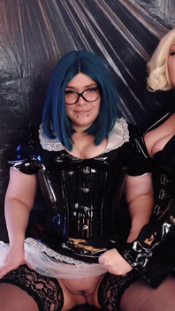 Instrucțiuni de masturbare: mamă sexy rea și fată bună dă instrucțiuni de masturbare pentru tine! Arya Grander și Alice Wubba
