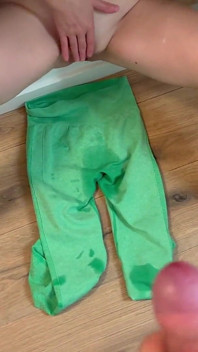Lucky Guy Masturbiert, Während Seine Freundin Pornovideos Dreht!!