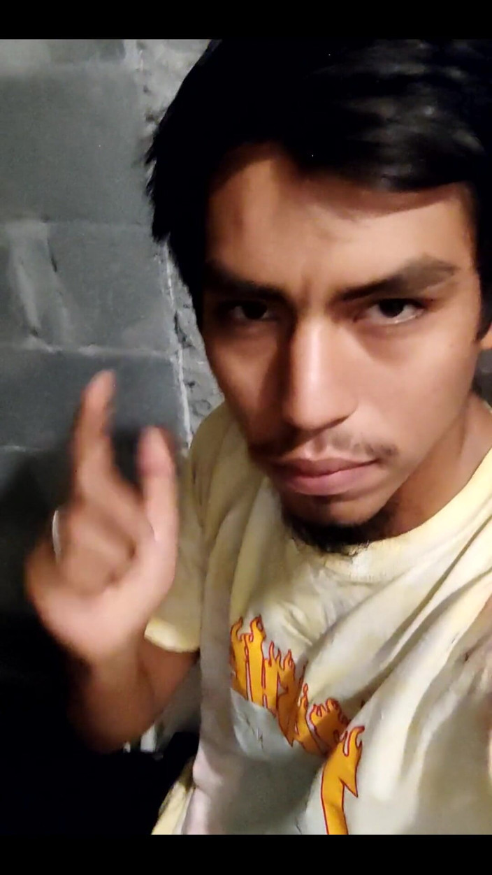 Alex Alejandro: Toilet