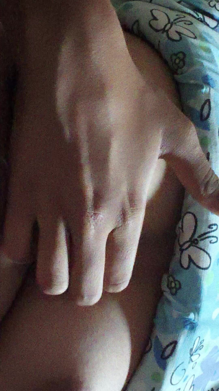 Moma: Bella scena in camera da letto con una ragazza indiana