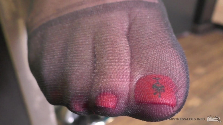 Mistress Legs: Rien que des pieds et des pieds en nylon en...