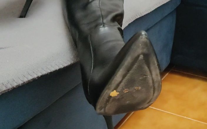 Coryna nylon: काले मोज़ा और काले जूते
