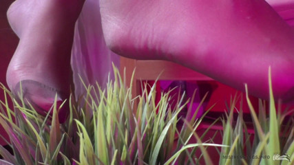 Mistress Legs: Nilon diperkuat mainin mainan seks sama rumput buatan