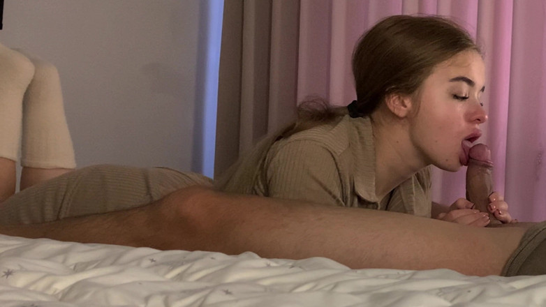 xKeryB: Muie Minunată De La Această Gagică Drăguță Și Sexy