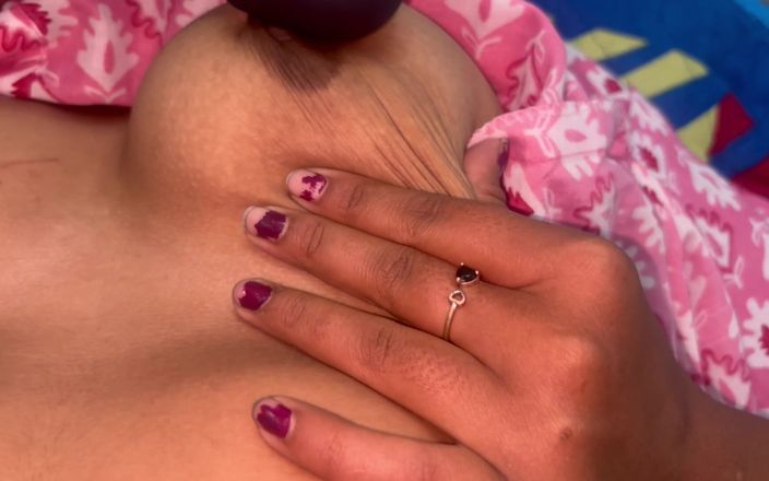 Mary V: Berühmte indische schauspielerin ausgezogen und masturbiert auf casting-couch