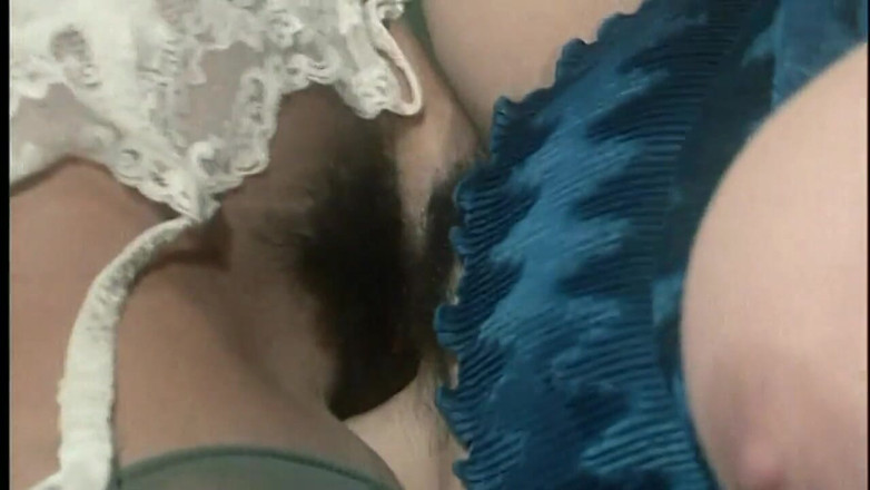 XTime Vod: Venkovní vintage anální orgasmus s Moana Pozzi