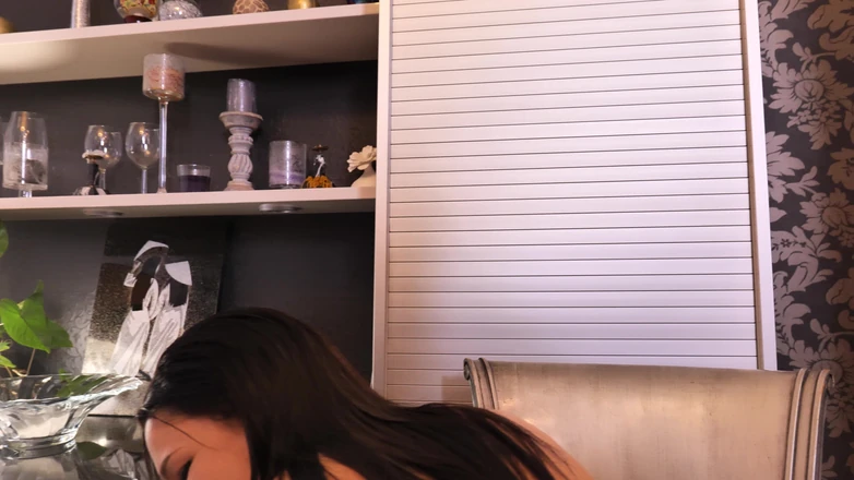 LoveHomePorn: Awek bagus menggunakan alat penggetar untuk mencapai orgasmenya