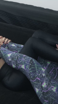 Leggings, Turnschuhe, Socken, Geruch und heiße Fußanbetung!