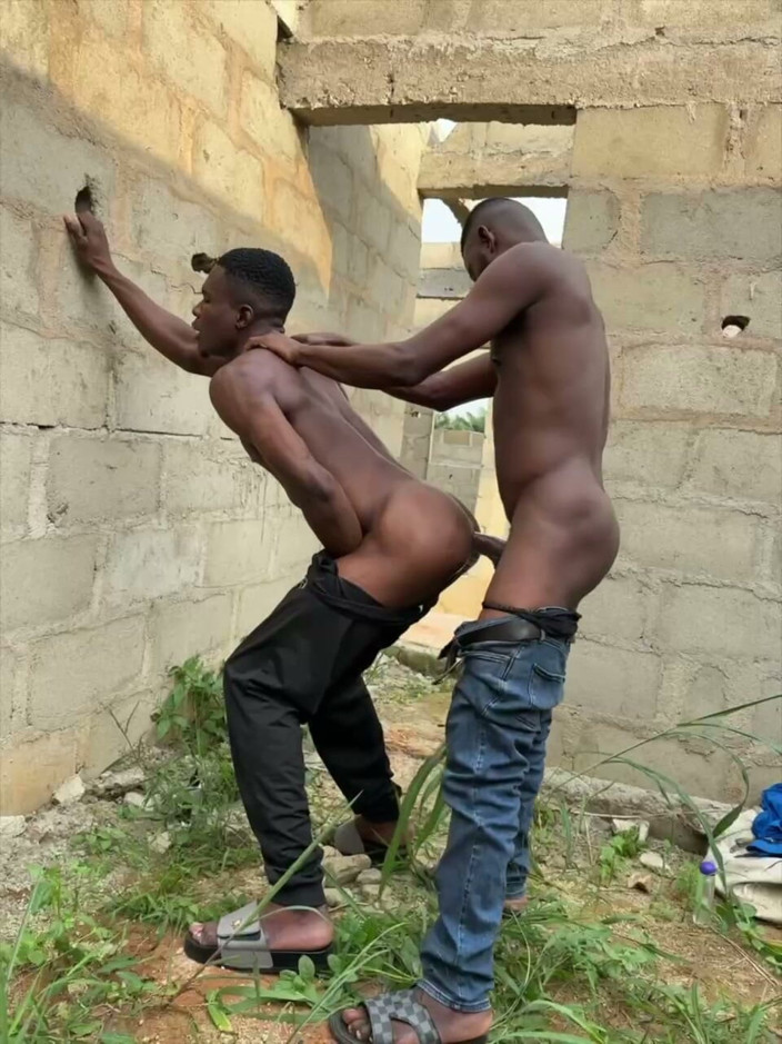 Darkskin_guy: The Construction Worker Had a Hard on