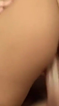 Ahegao orgazm patlamasına kadar amını parmaklıyor