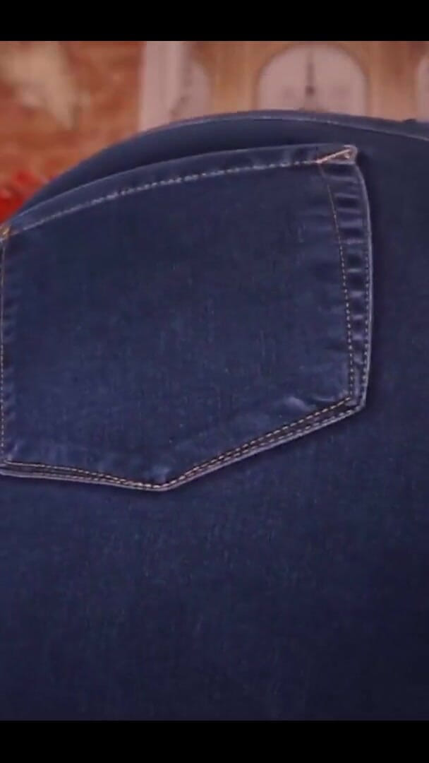 AssGives: Thick Girl Jeans