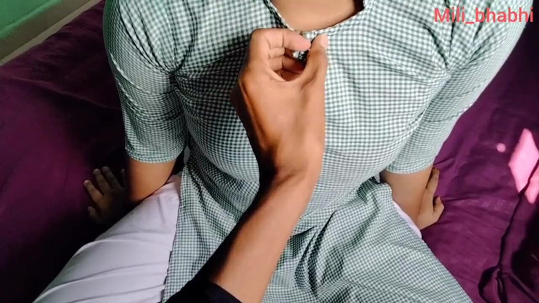 Mili bhabi: Indian Desi School Girl Mili Having Sex with Her BF...