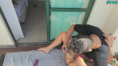 Squirting Sp: 暴露狂在建筑上按摩，很多快乐和很多喷出