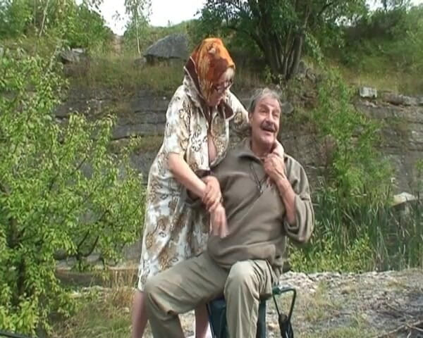 Mature Climax - 100% Mature Videos: Busty Granny and Teen Pleasing a Dick Outdoors
