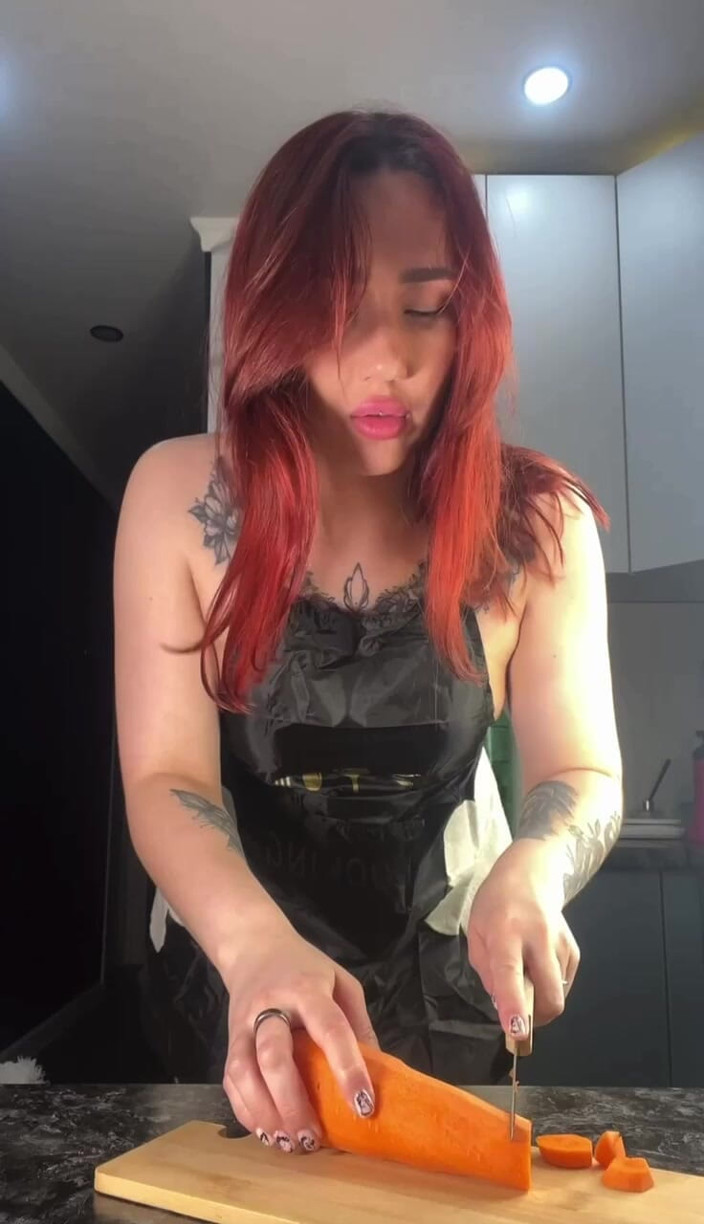 JessLux: Kostenlos! Asiatisches kochen! Wirst du meinen körper bewerten?