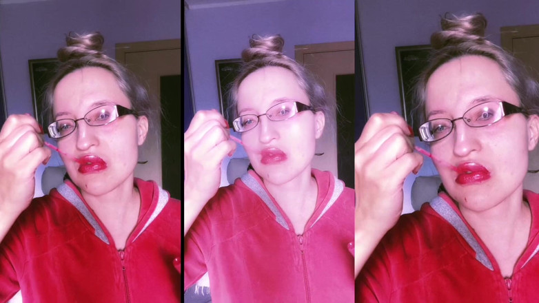 FinDom Goaldigger: Поедание красной губной помады и мини-торта ASMR