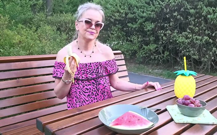 Misses_Jenny: Naughty Picnic in the Park