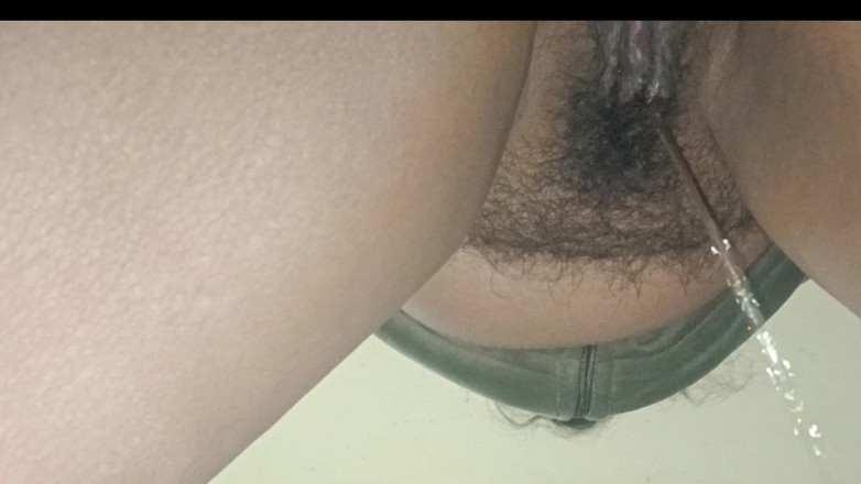 MHM: Awek Kencing Berdiri