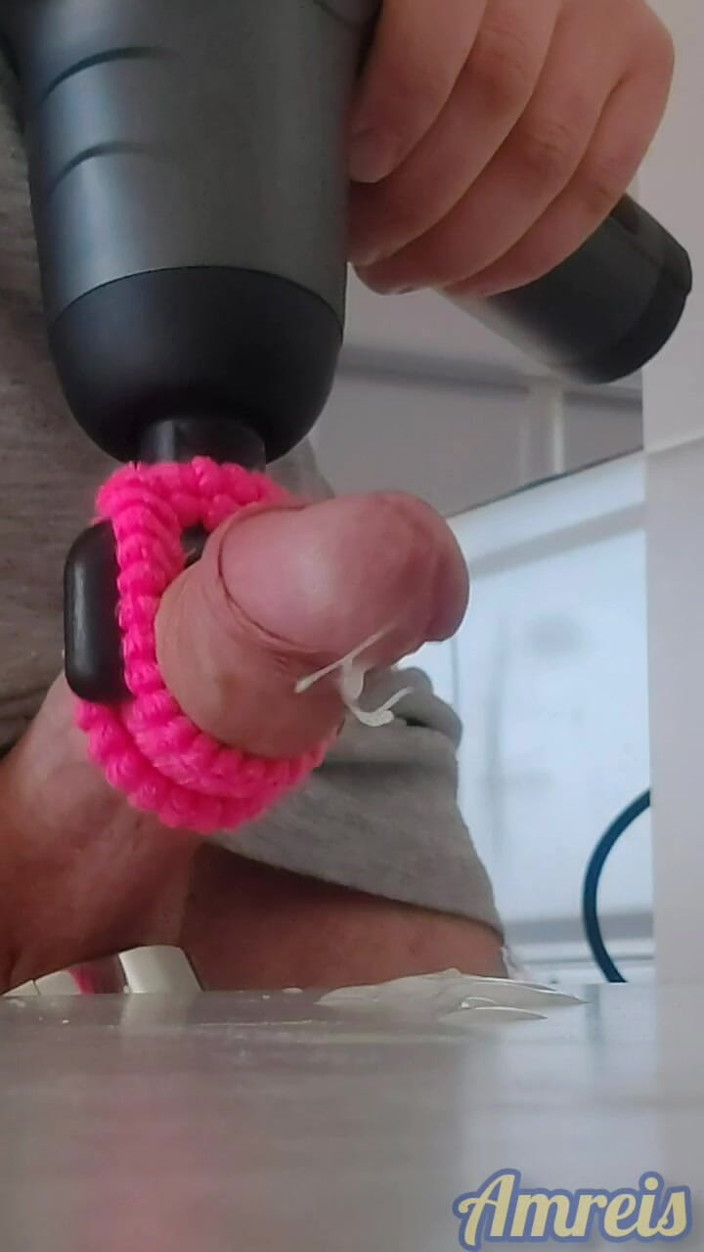 Amreis: A Massage Toy Milks My Cock to a Pulsating Orgasm