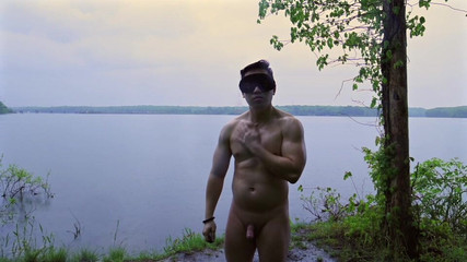 barenakedboy: Protahování a honění v dešti u jezera